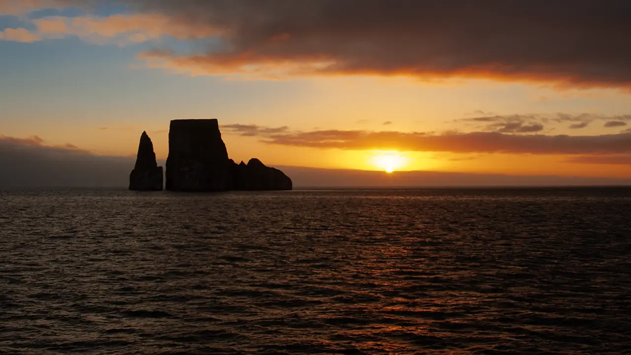 León Dormido / Kicker Rock