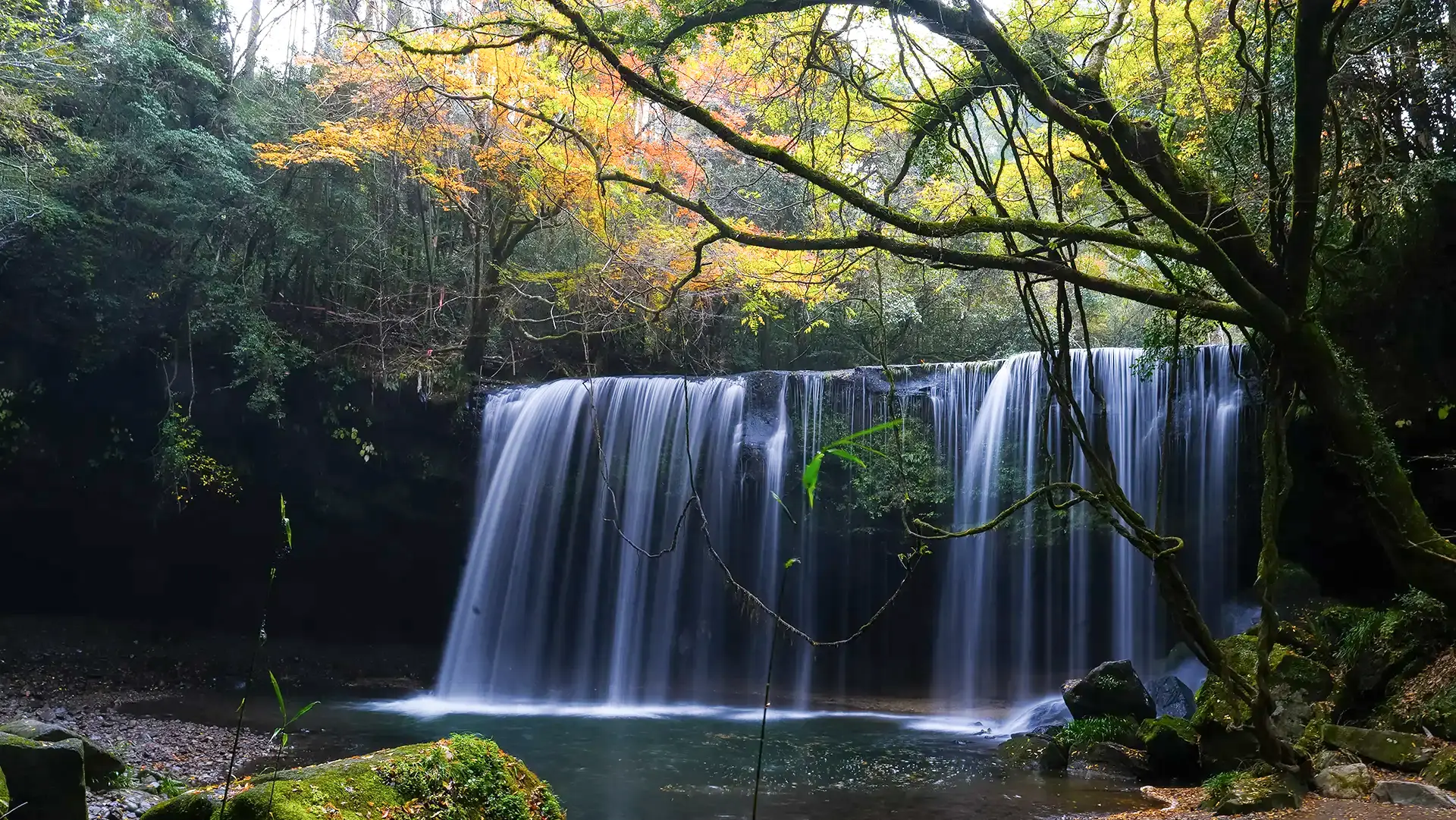 鍋ヶ滝　紅葉の頃
