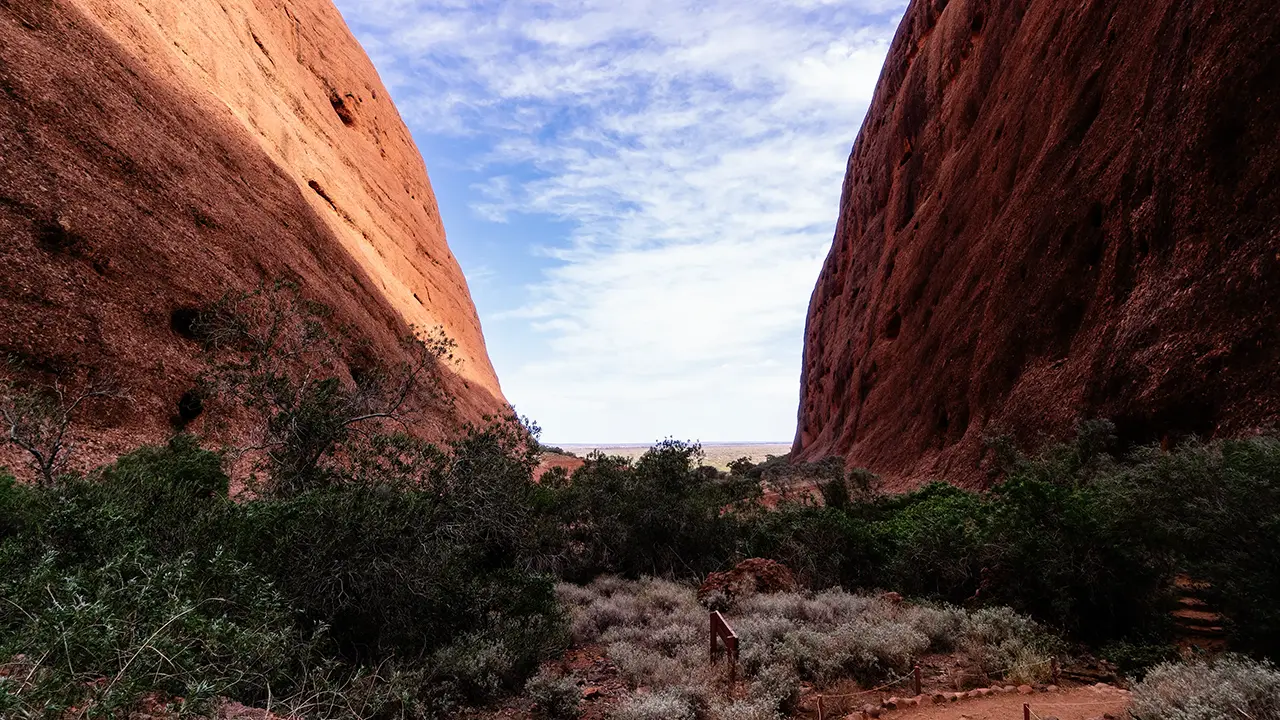 Kata Tjuta Waḻpa Gorge
